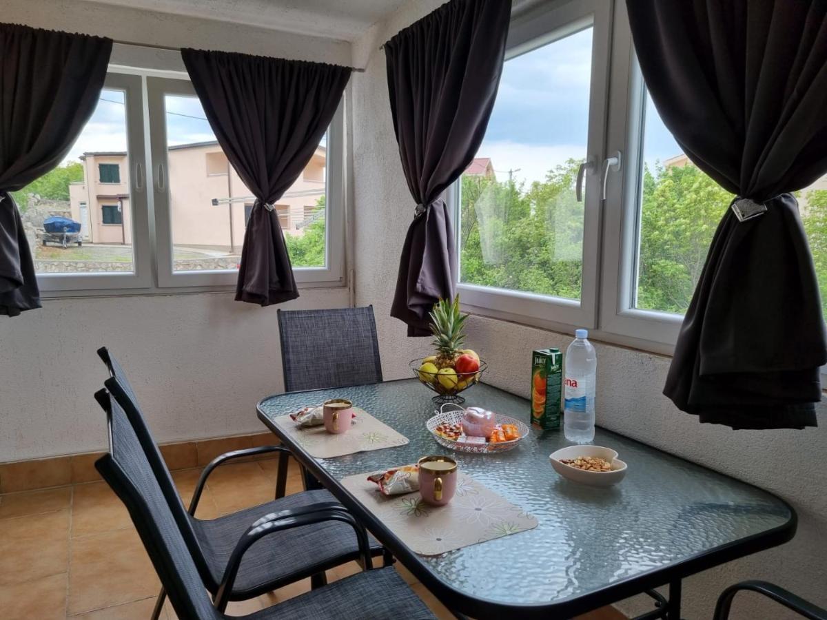 Apartmani 'Cvit' Karlobag Buitenkant foto