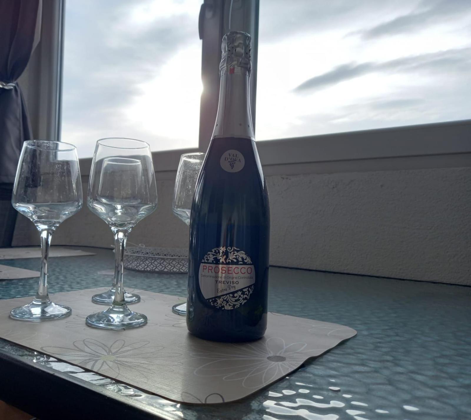 Apartmani 'Cvit' Karlobag Buitenkant foto