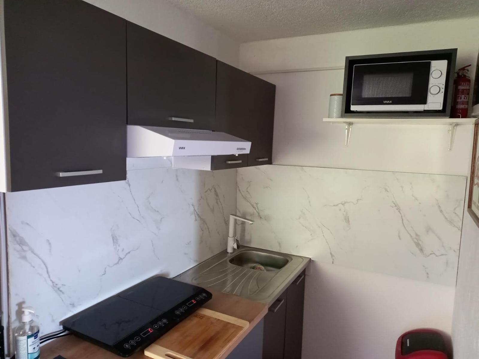 Apartmani 'Cvit' Karlobag Buitenkant foto