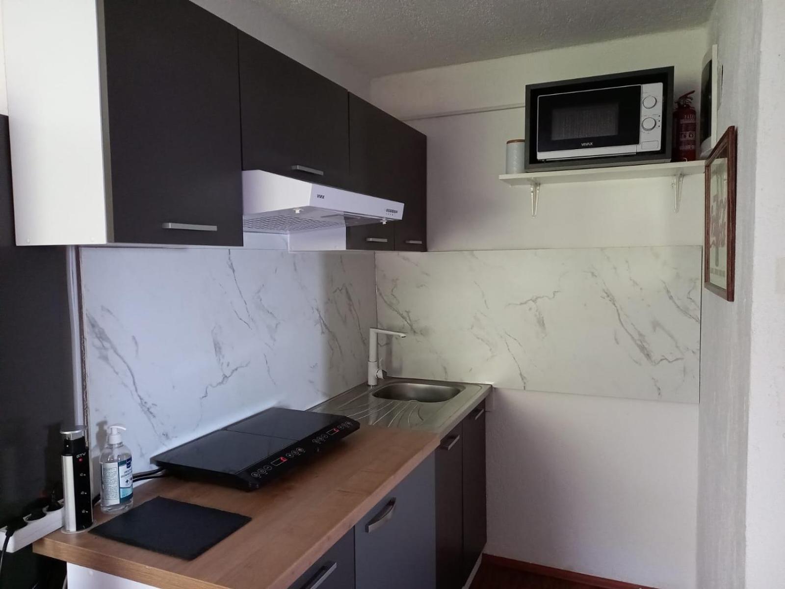 Apartmani 'Cvit' Karlobag Buitenkant foto
