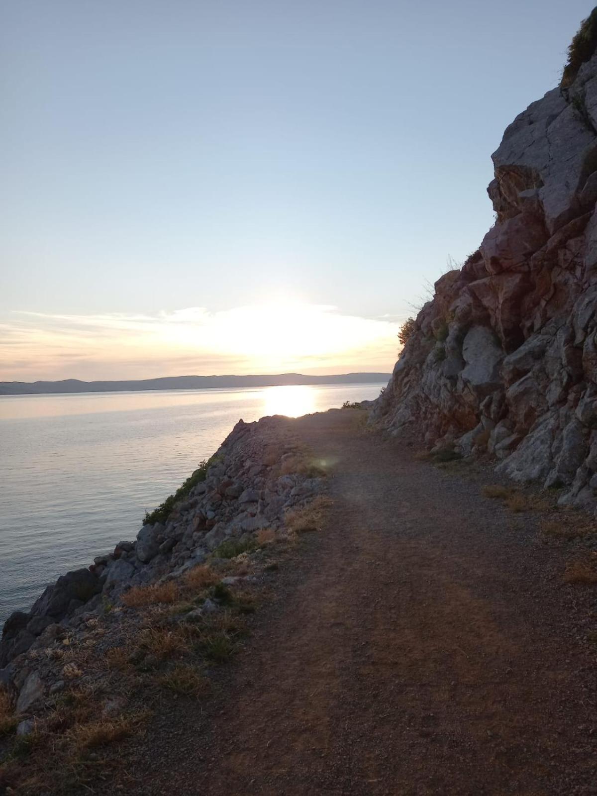 Apartmani 'Cvit' Karlobag Buitenkant foto